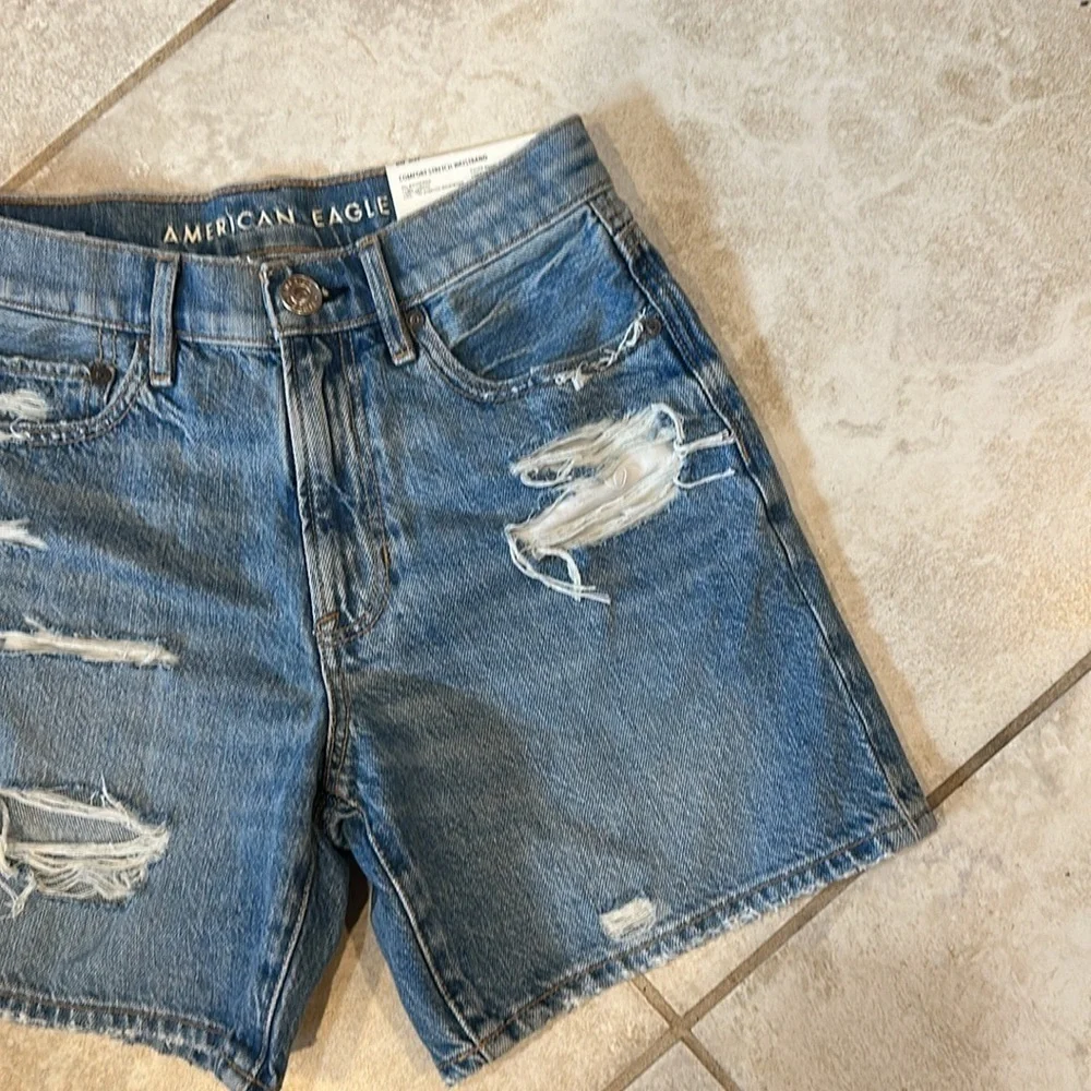 NWT! American Eagle 90s Boyfriend Long Length Destroyed Denim Shorts Jorts 00